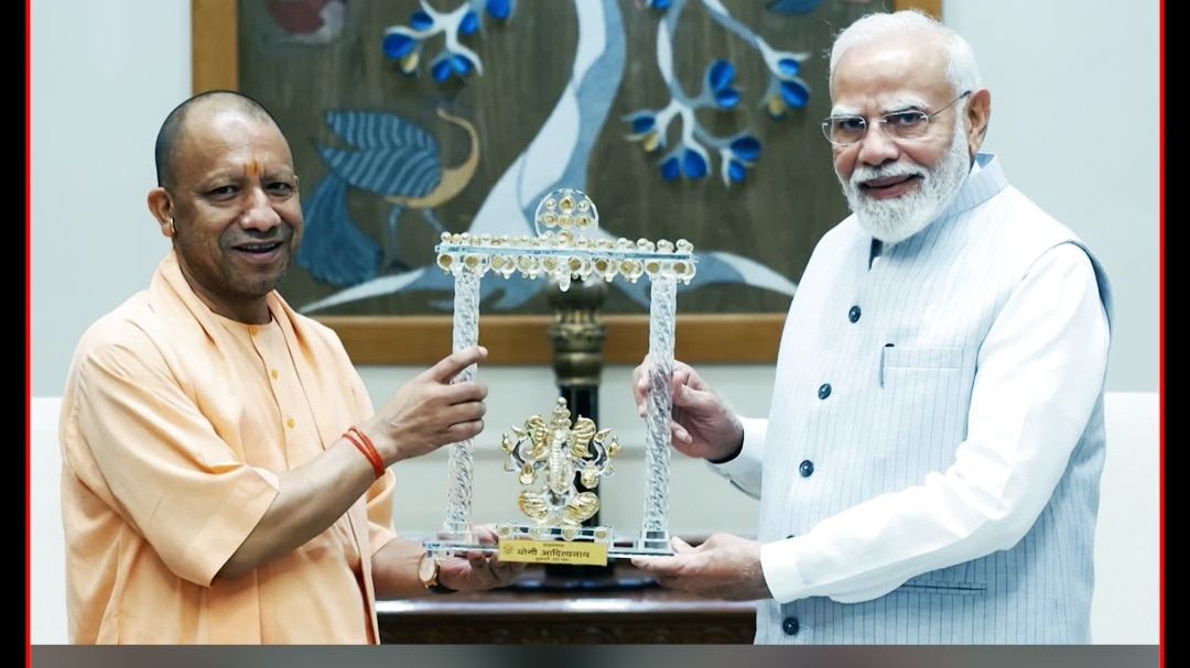 Modi and Yogi Meeting