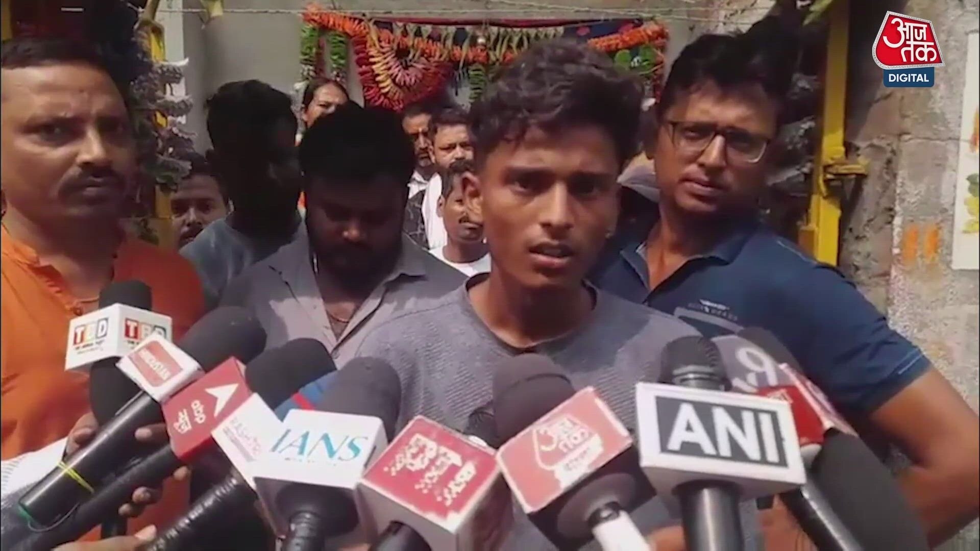 Kolkata puja pandal stampede: Bihar family loses member due to electrocution and poor management.
