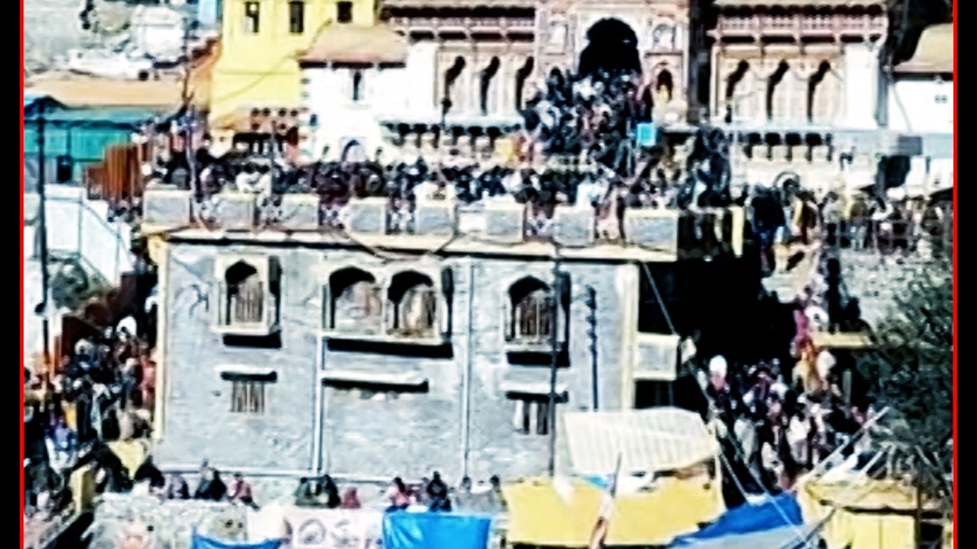Badrinath Dham Sees Massive Devotee