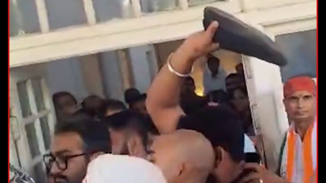 congress office clash in lucknow 
