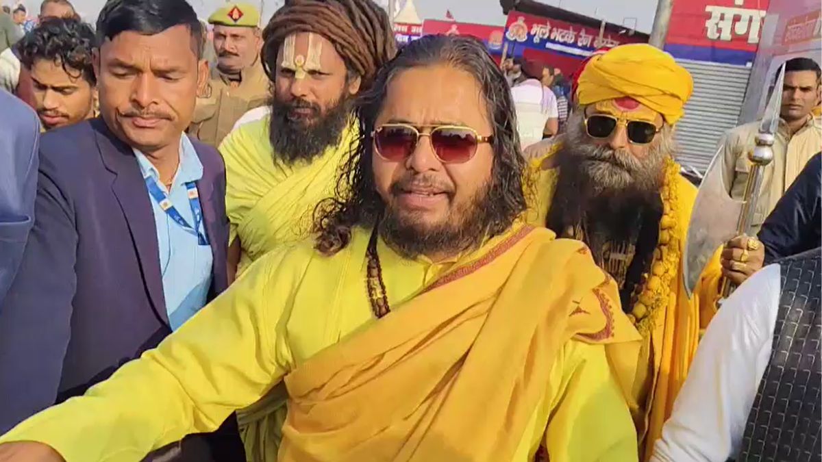 11 year old renunciate to luxury saint story of Satua Baba cars private jet