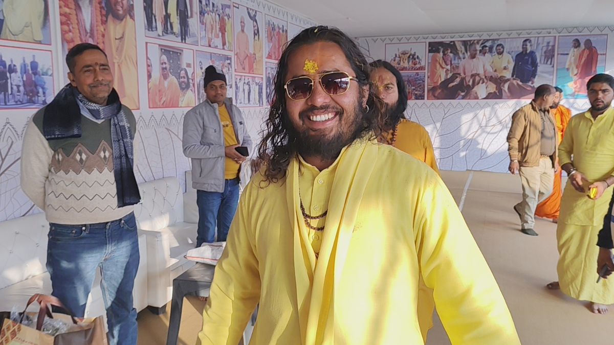 11 year old renunciate to luxury saint story of Satua Baba cars private jet