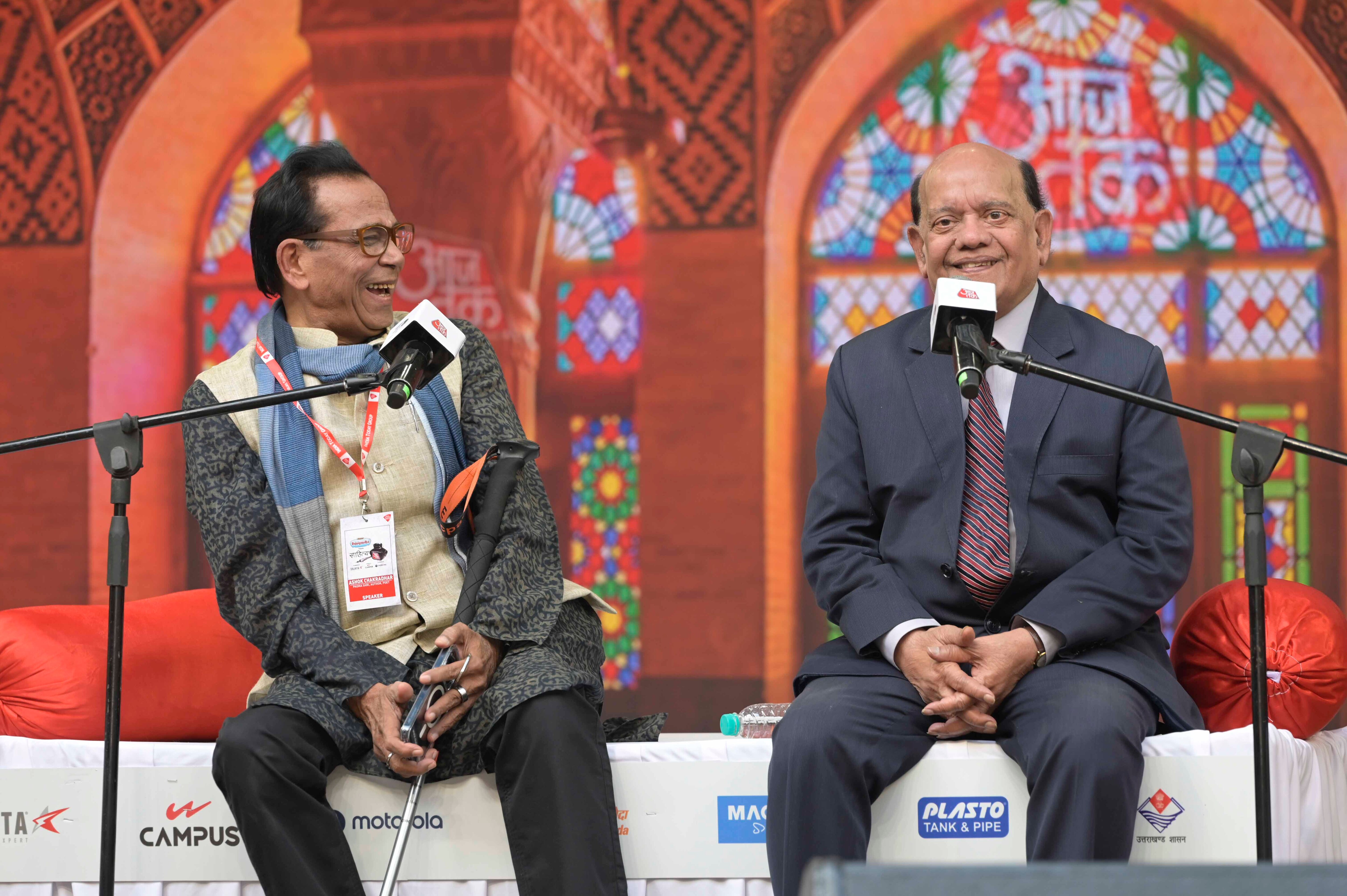 अशोक चक्रधर और देवेंद्र शर्मा