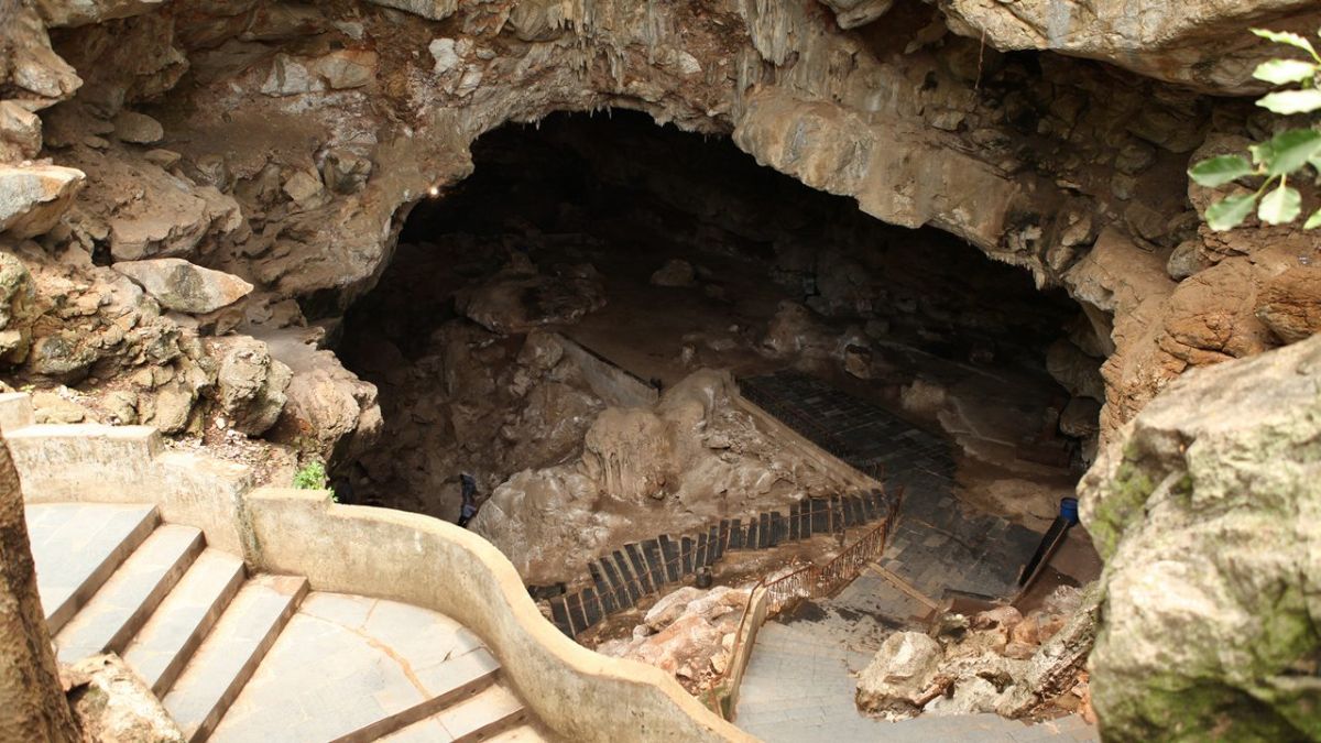 Borra Caves, Andhra Pradesh