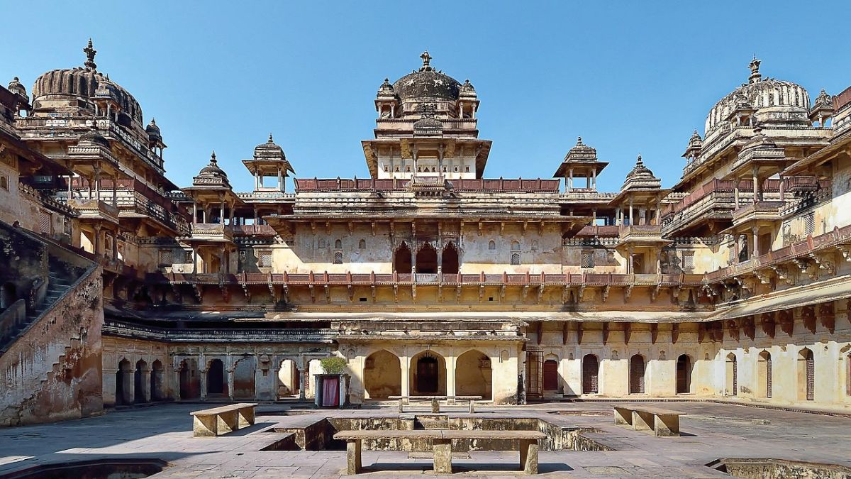Orchha fort temples