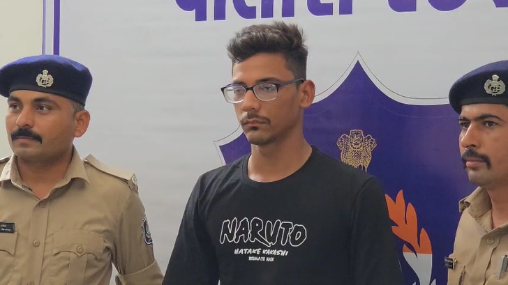 पुलिस की गिरफ्त में आरोपी. पुलिस की गिरफ्त में आरोपी.