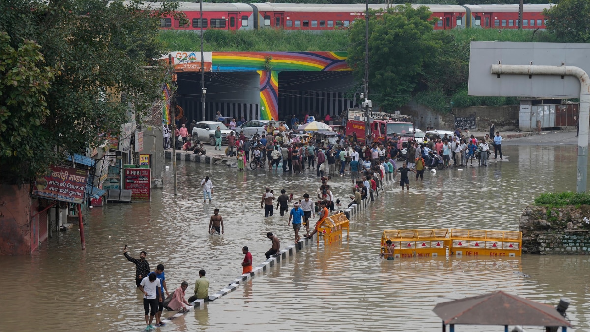 delhi flood News delhi flood News