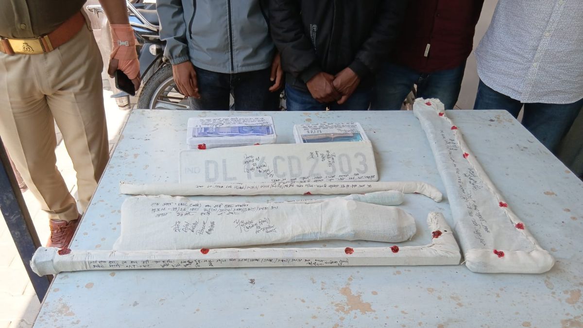 agra flipkart hub theft case fake number plate car interstate gang busted agra flipkart hub theft case fake number plate car interstate gang busted