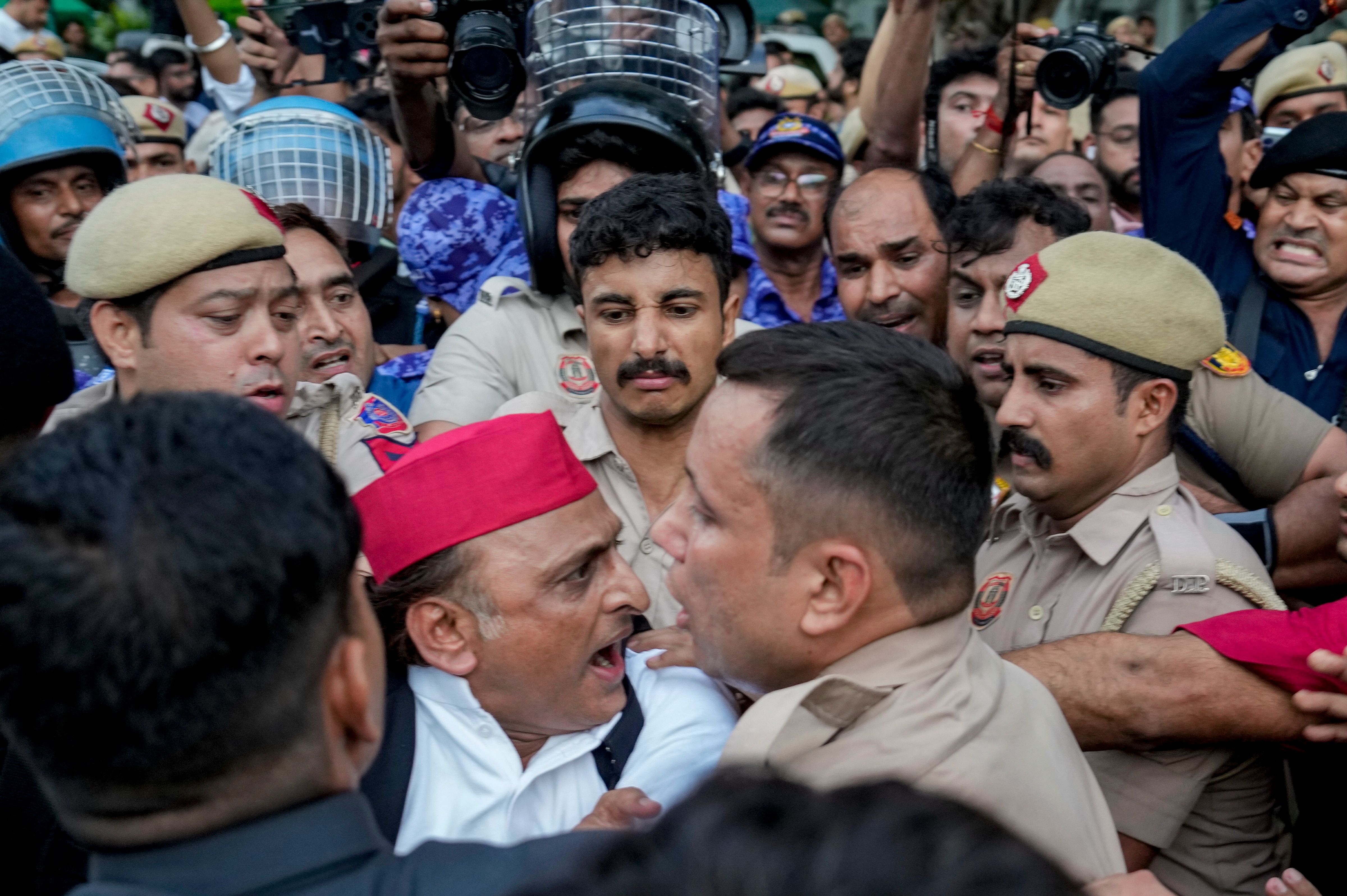 सपा प्रमुख अखिलेश यादव