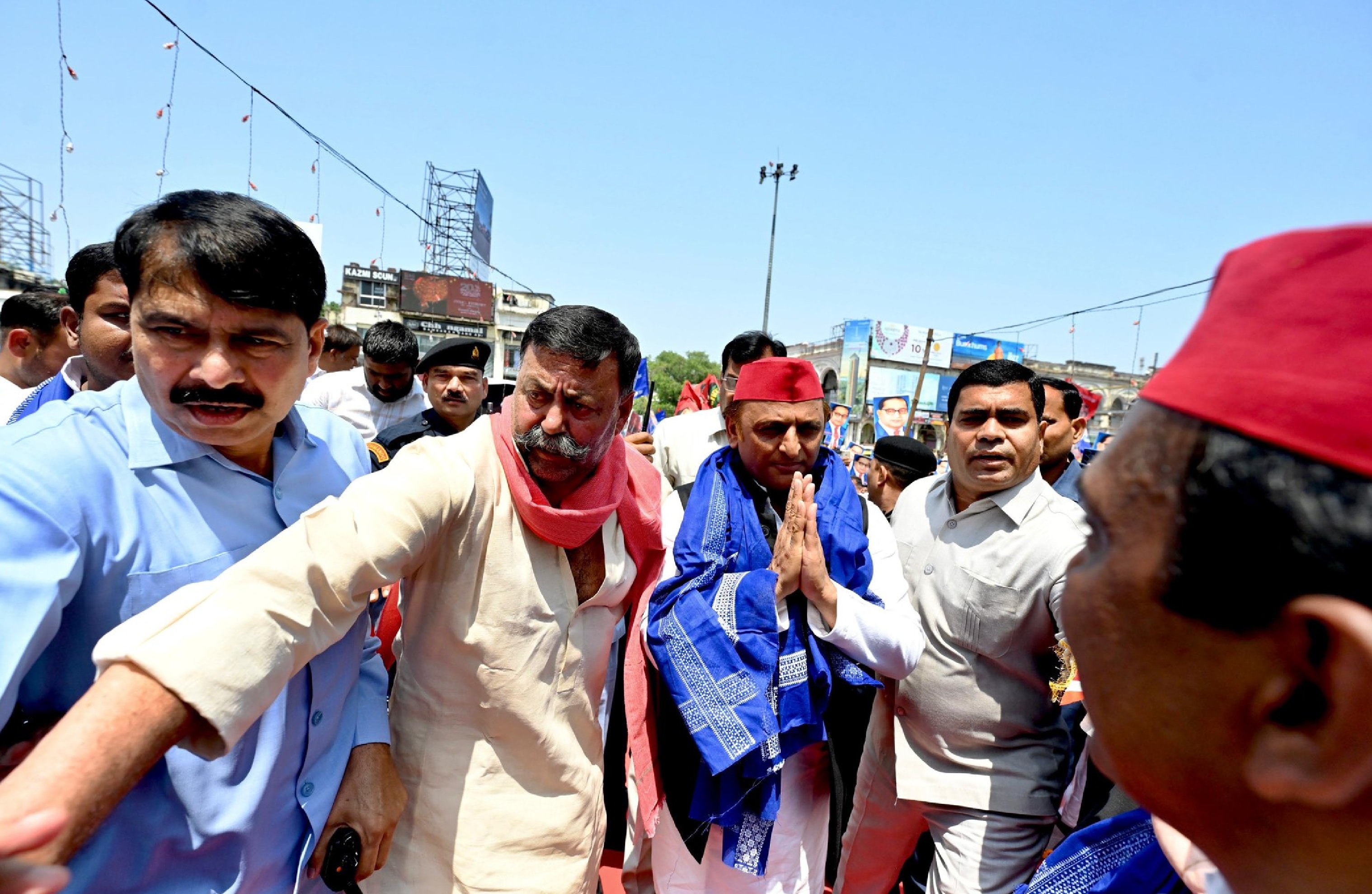 अखिलेश यादव