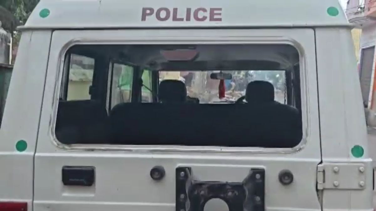 alwar govindgarh police station attack stone pelting youths freed
