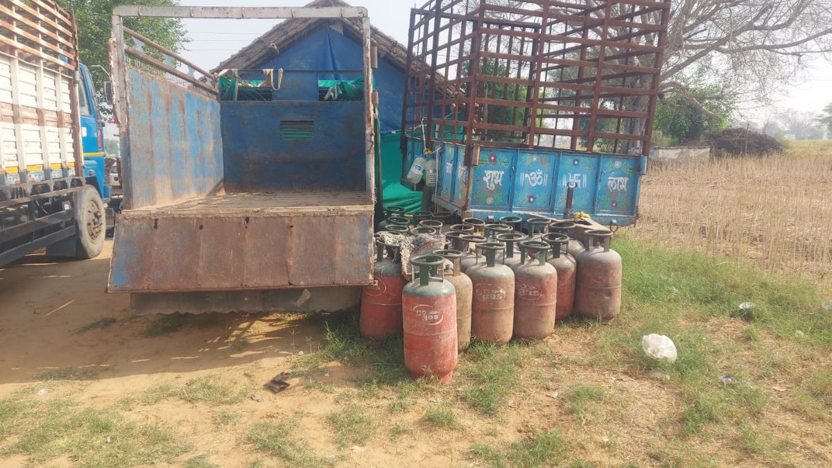 alwar illegal gas agency field lpg black marketing cylinder seizure