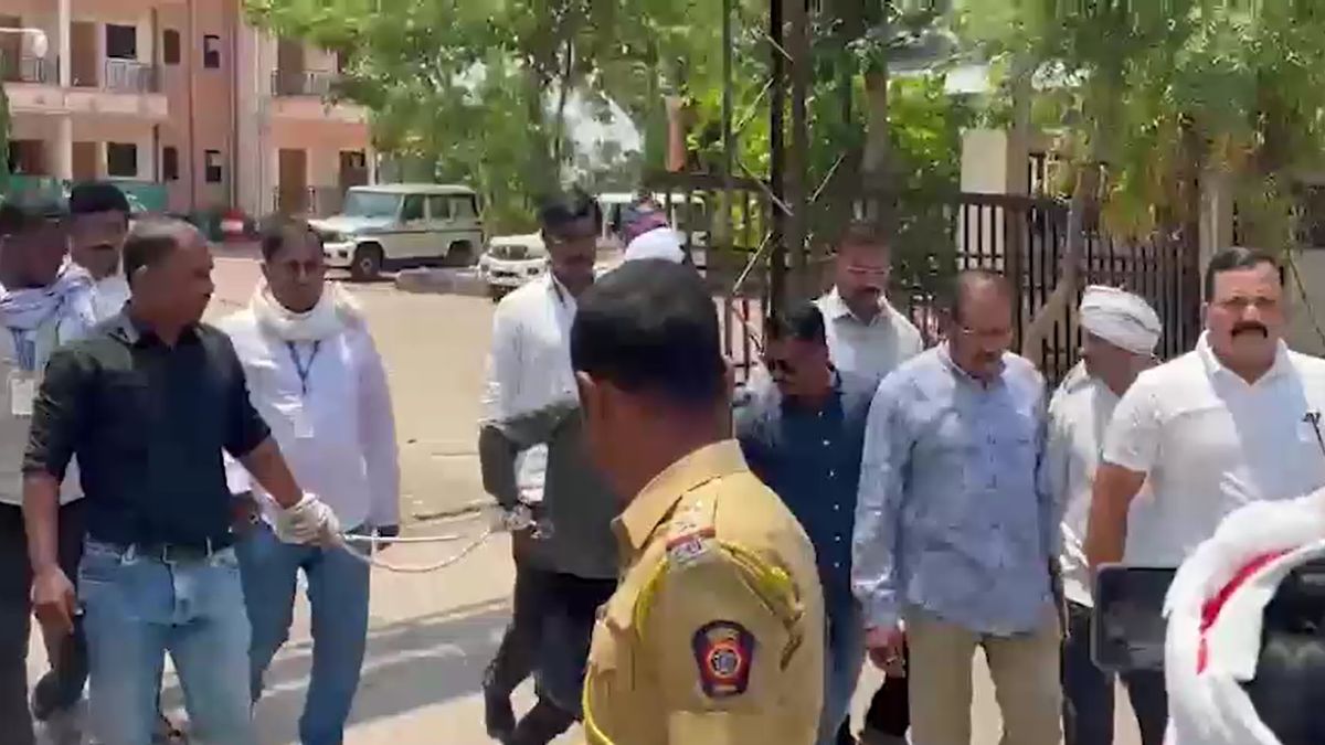Amravati video sex scandal Police took accused Ayan to house recover mobile phone