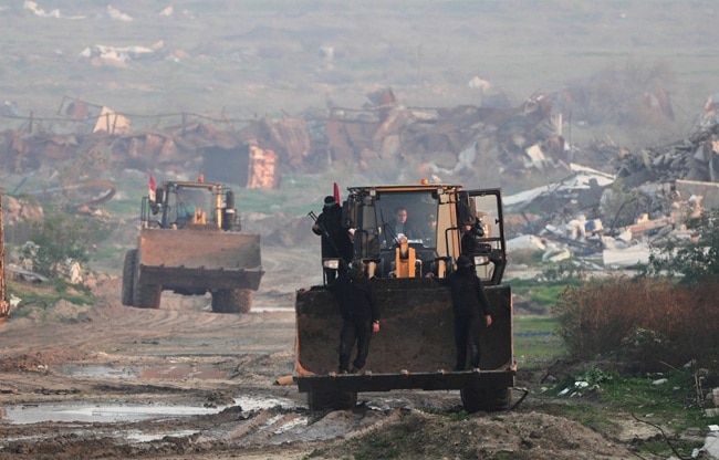 gaza Hamas militants search for the remains of Israeli hostage (Photo- AP)
