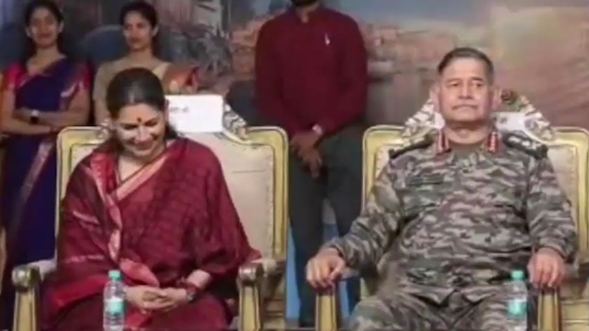 किस मंत्र की दीक्षा देकर आर्मी चीफ से दक्षिणा में मांगा PoK..? जगद्गुरु रामभद्राचार्य ने बताई पूरी बात