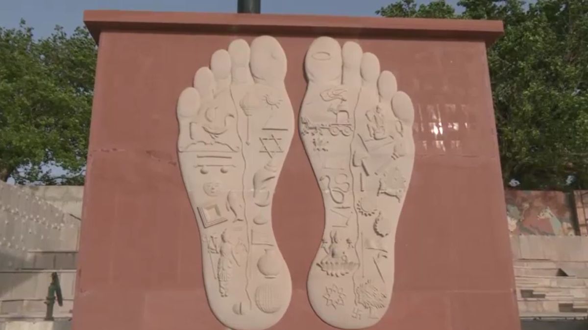 ayodhya dashrath path 15 km corridor to raja dashrath samadhi yoga weapon statues