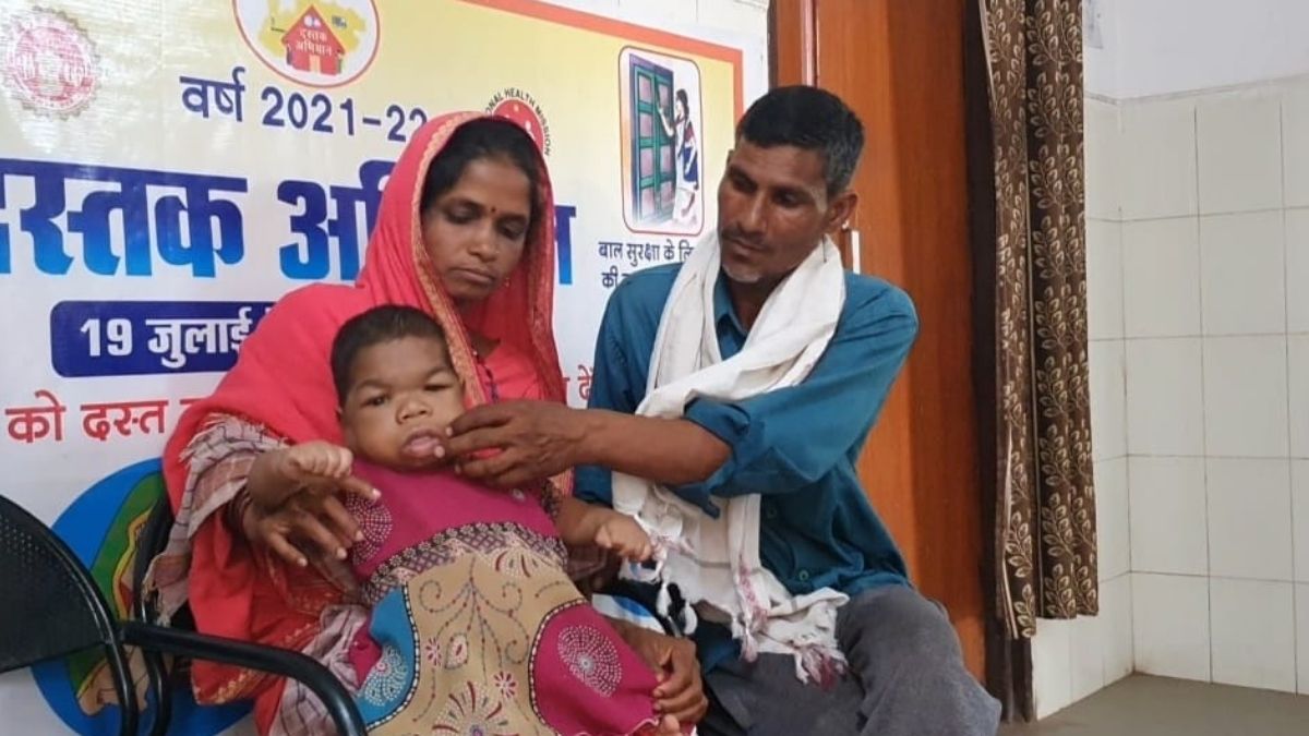 दिखने में बच्ची लगती है 17 साल की सोनाली.