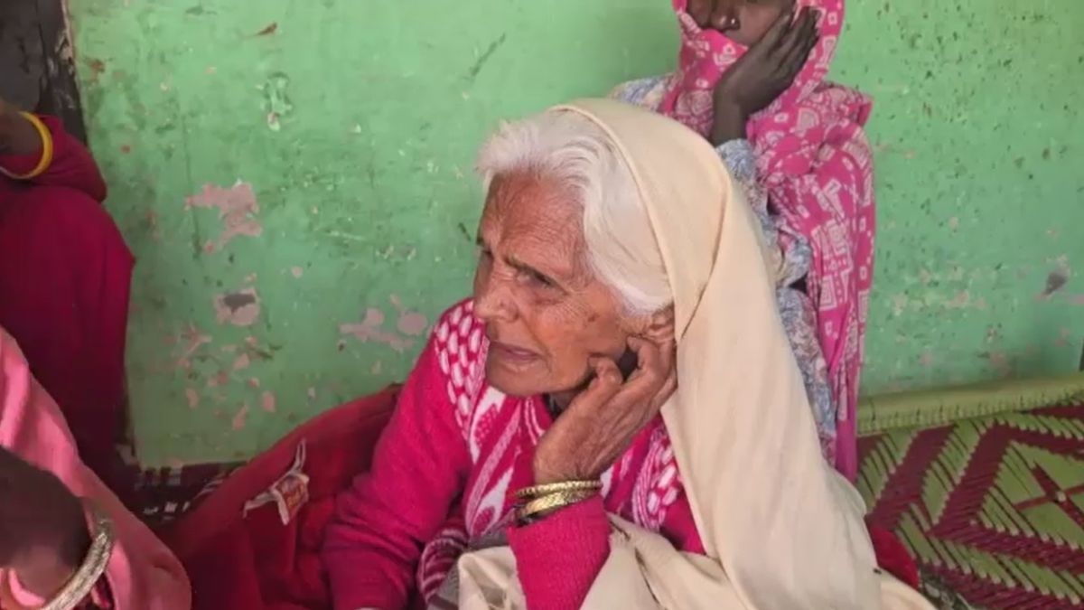 baghpat mother returns alive 11 years family celebrates dj shradh Miracle baghpat mother returns alive 11 years family celebrates dj shradh Miracle