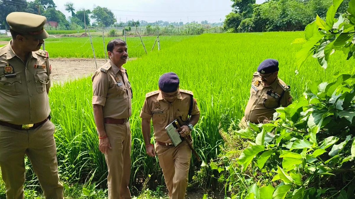 Ballia Mother Daughter Murder Mother Body Found Inside House Daughter In Paddy Field