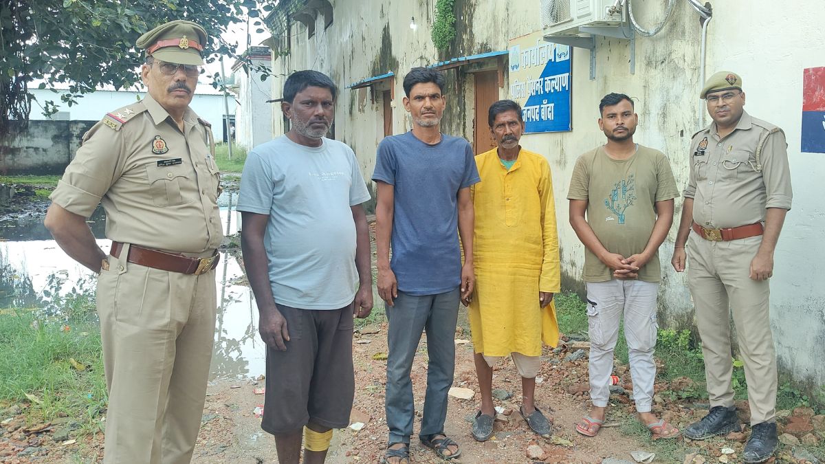 Banda Man brings girlfriend from Chhattisgarh and sells her for 20000 Banda Man brings girlfriend from Chhattisgarh and sells her for 20000