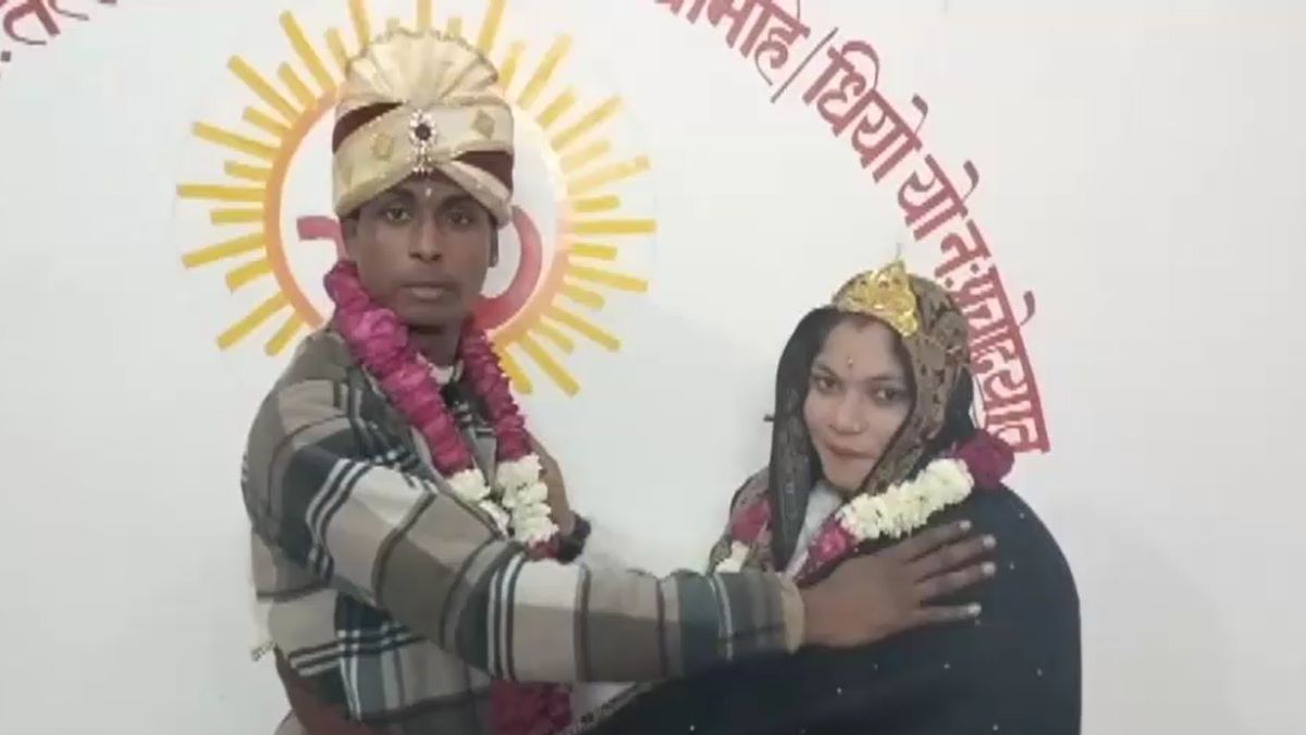 बरेली की आशिया बनी अंशिका, हिंदू प्रेमी संग मंदिर में लिए सात फेरे... मेले में हुई थी दोनों की मुलाकात