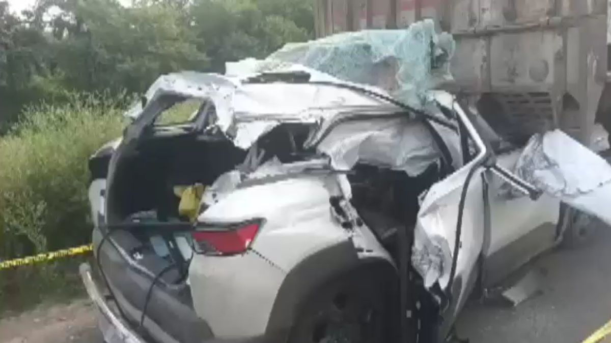 begusarai road accident three sho and driver killed after car collides with truck begusarai road accident three sho and driver killed after car collides with truck