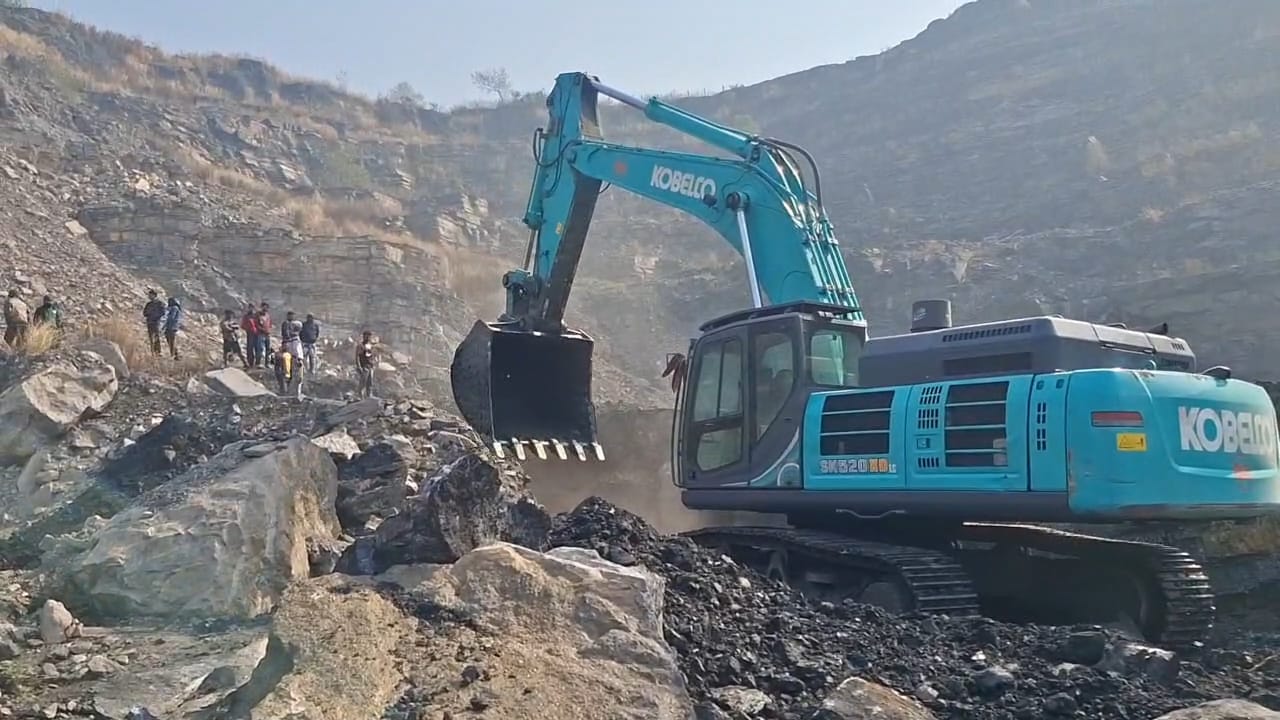 कोयला खदान धंसने से तीन की मौत