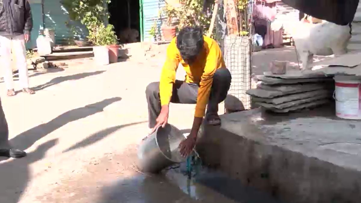 इंदौर का भागीरथपुरा... सर्टिफिकेट, सिस्टम और मौतें... जहां सिस्टम ने खुद थपथपाई अपनी पीठ, वहां कैसे हुआ इतना बुरा हाल? इंदौर का भागीरथपुरा... सर्टिफिकेट, सिस्टम और मौतें... जहां सिस्टम ने खुद थपथपाई अपनी पीठ, वहां कैसे हुआ इतना बुरा हाल?