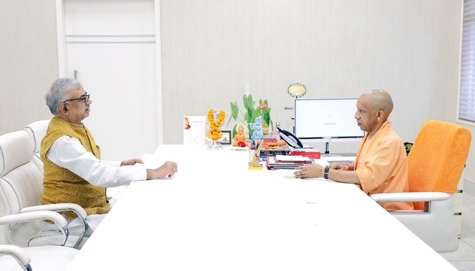 गंगाचरण राजपूत और सीएम योगी