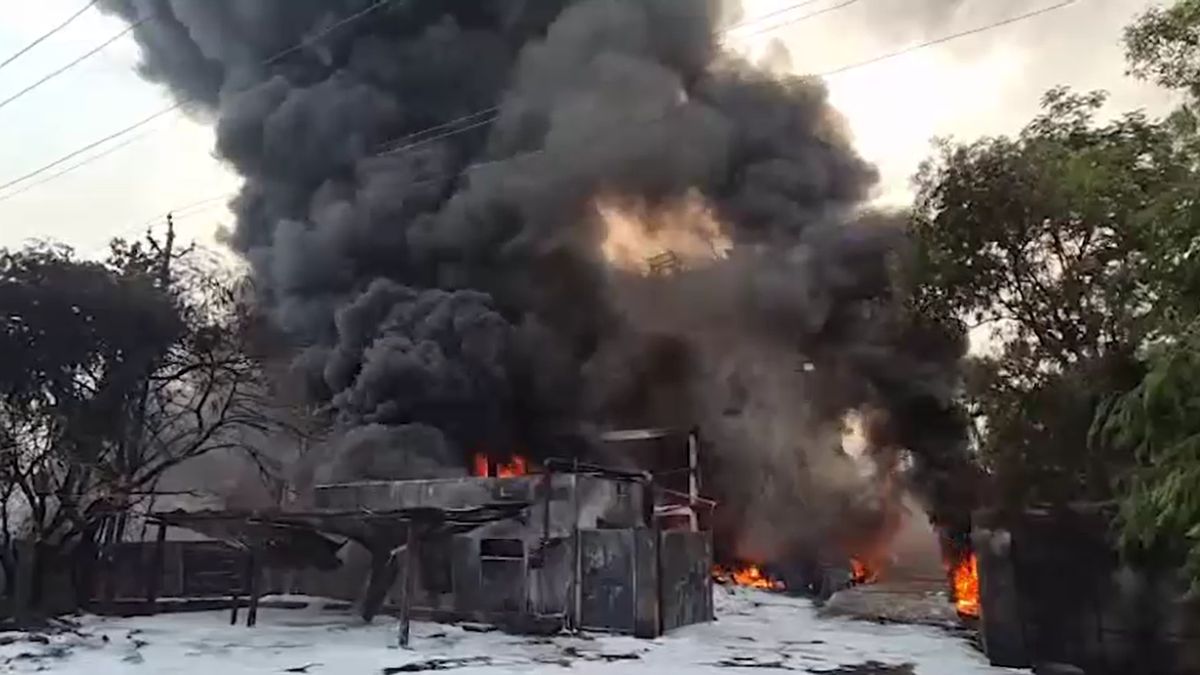 bharuch massive fire breaks out sanghvi organics panoli gidc
