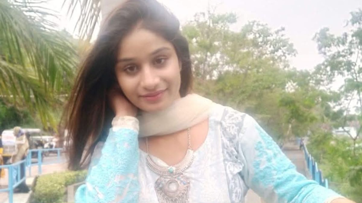 bhopal alia khan sweet talk 67 Year old doctor 17 Lakh bracelet loot story