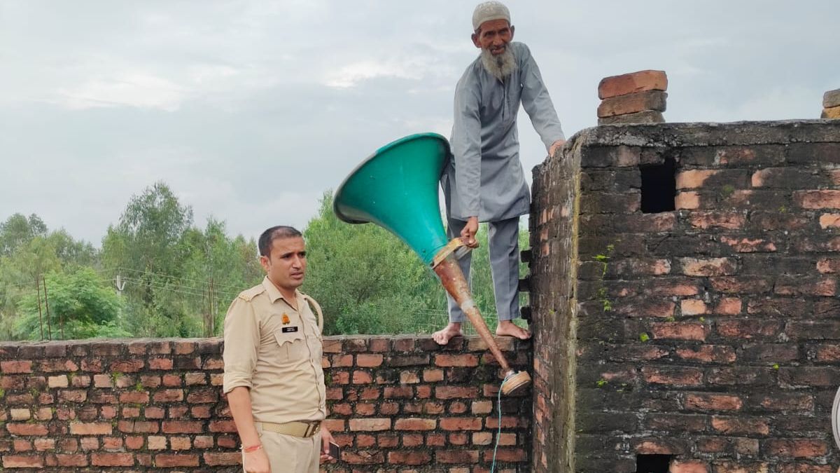 Bijnor Major police action 622 loudspeakers removed religious sites during drive Bijnor Major police action 622 loudspeakers removed religious sites during drive