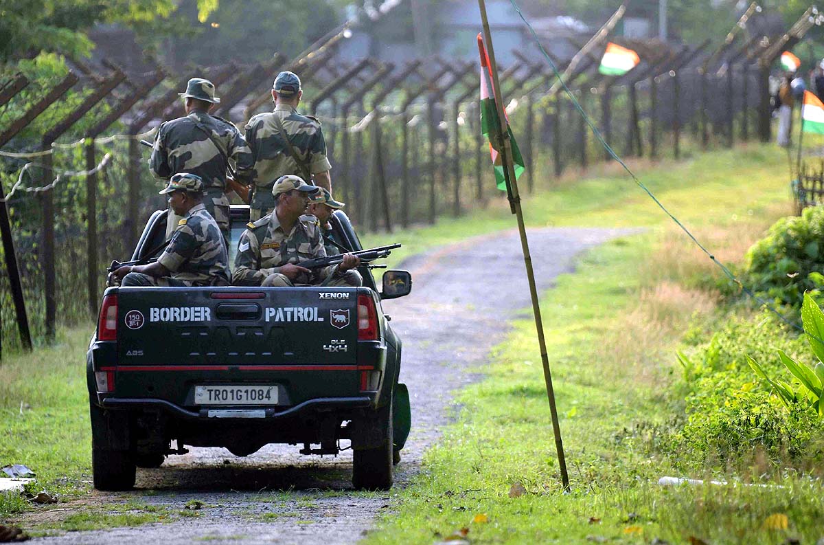 India Bangladesh border 600 km dark zone India Bangladesh border 600 km dark zone