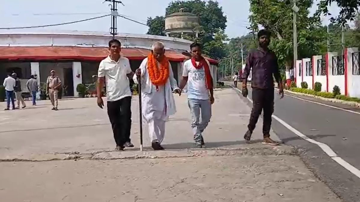 Buxar 73 Year Old Vishwanath 93 Year Old Rambriksh 7 Elderly Prisoners Released Story