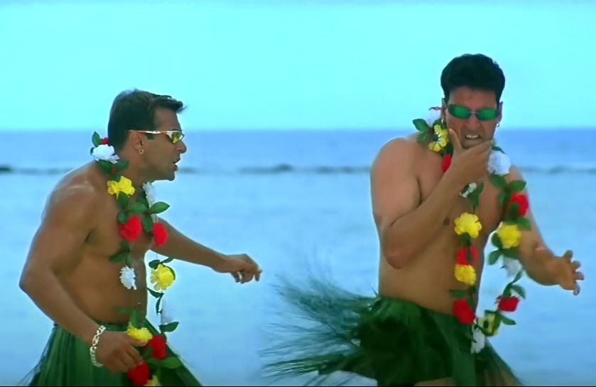 मुझसे शादी करोगी गाने का एक सीन मुझसे शादी करोगी गाने का एक सीन