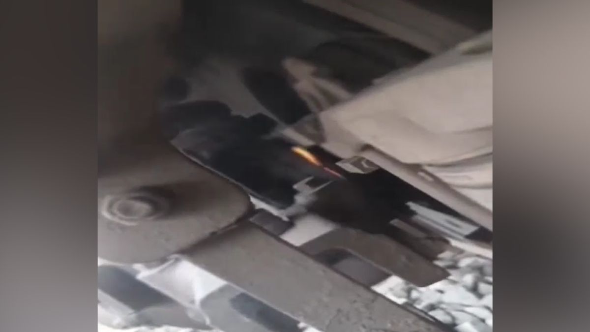 chaibasa vande bharat Express hot axle fire passengers shifted