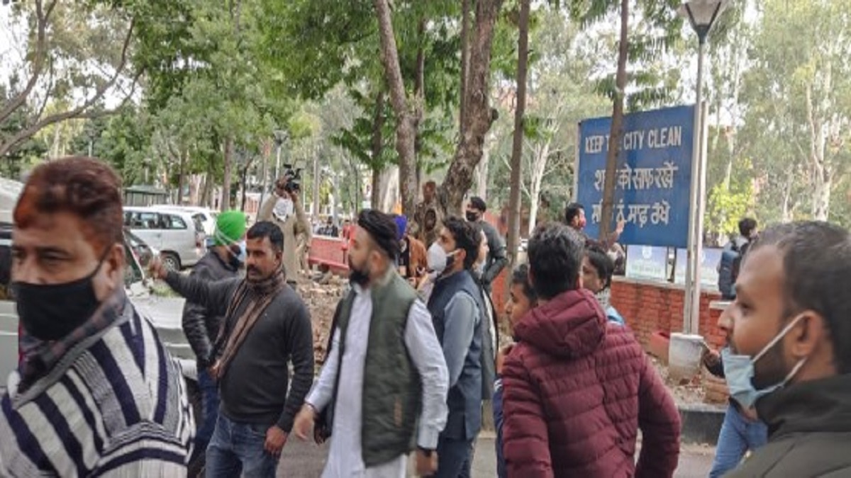 मेयर की घोषणा के बाद आम आदमी पार्टी ने किया हंगामा.