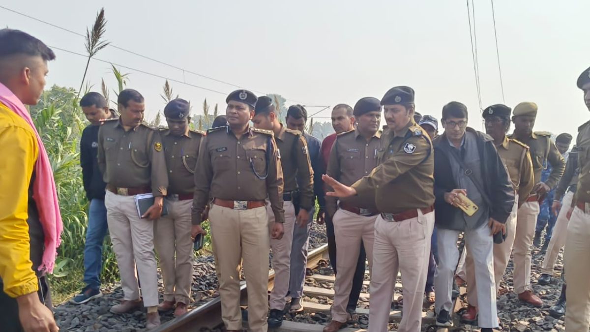 chhapra wife affair with friend compromising position lover committed crime