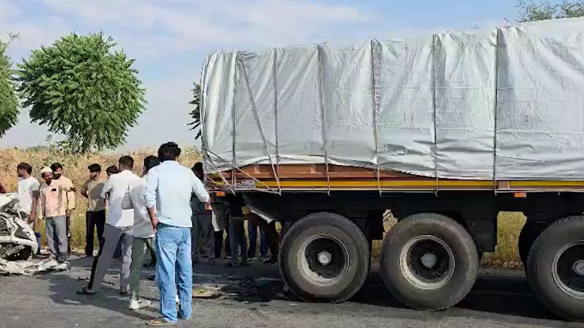 churu car truck accident six killed seven month old infant injured (2) churu car truck accident six killed seven month old infant injured (2)