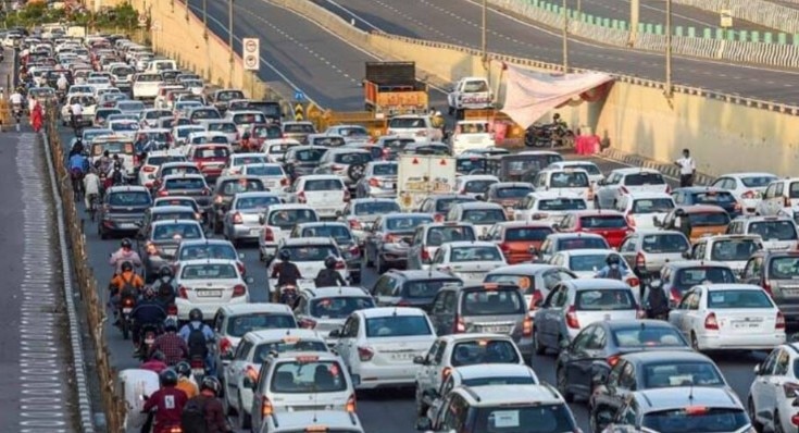 मेट्रो सिटीज को छोड़ रहे हैं युवा (Photo-PTI)