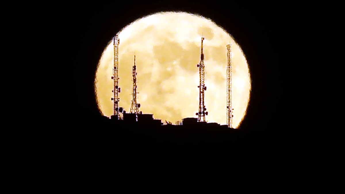 Cold Supermoon