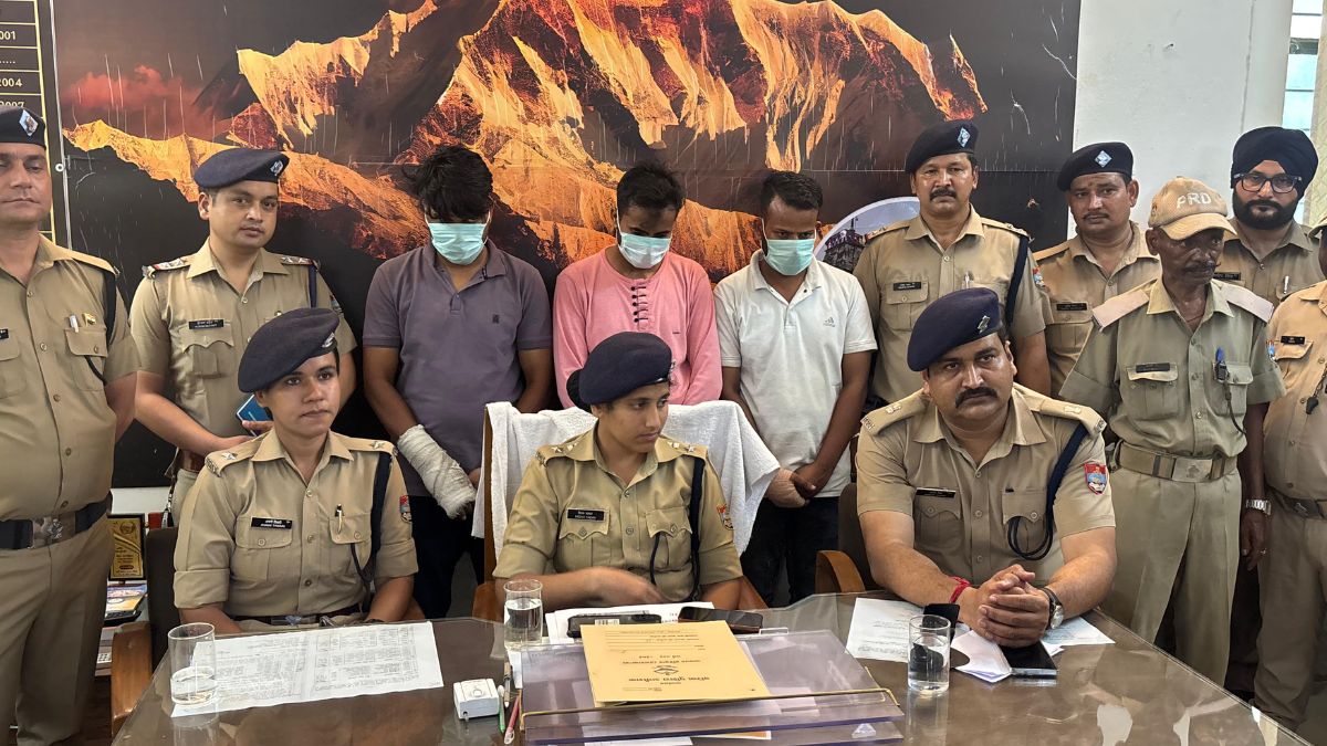 color printer set up in room start printing notes brother in law duo fake currency racket color printer set up in room start printing notes brother in law duo fake currency racket