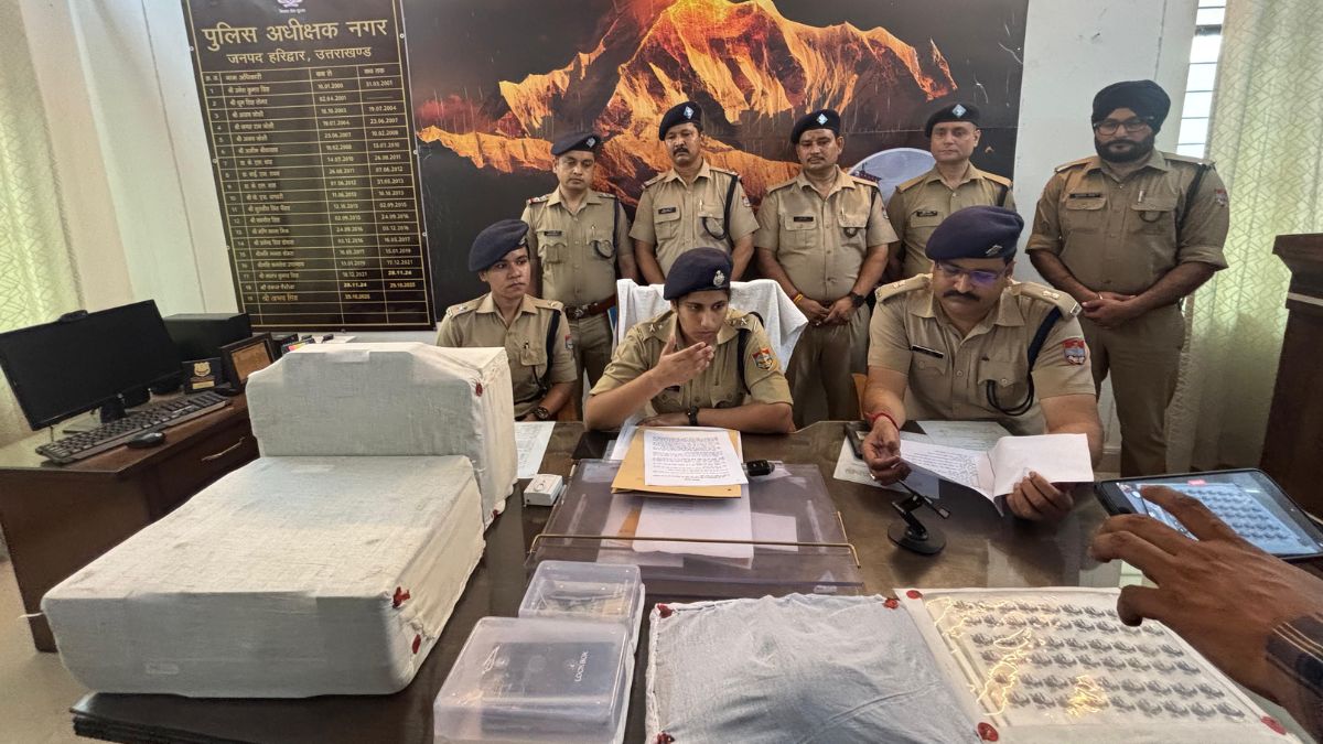 color printer set up in room start printing notes brother in law duo fake currency racket color printer set up in room start printing notes brother in law duo fake currency racket