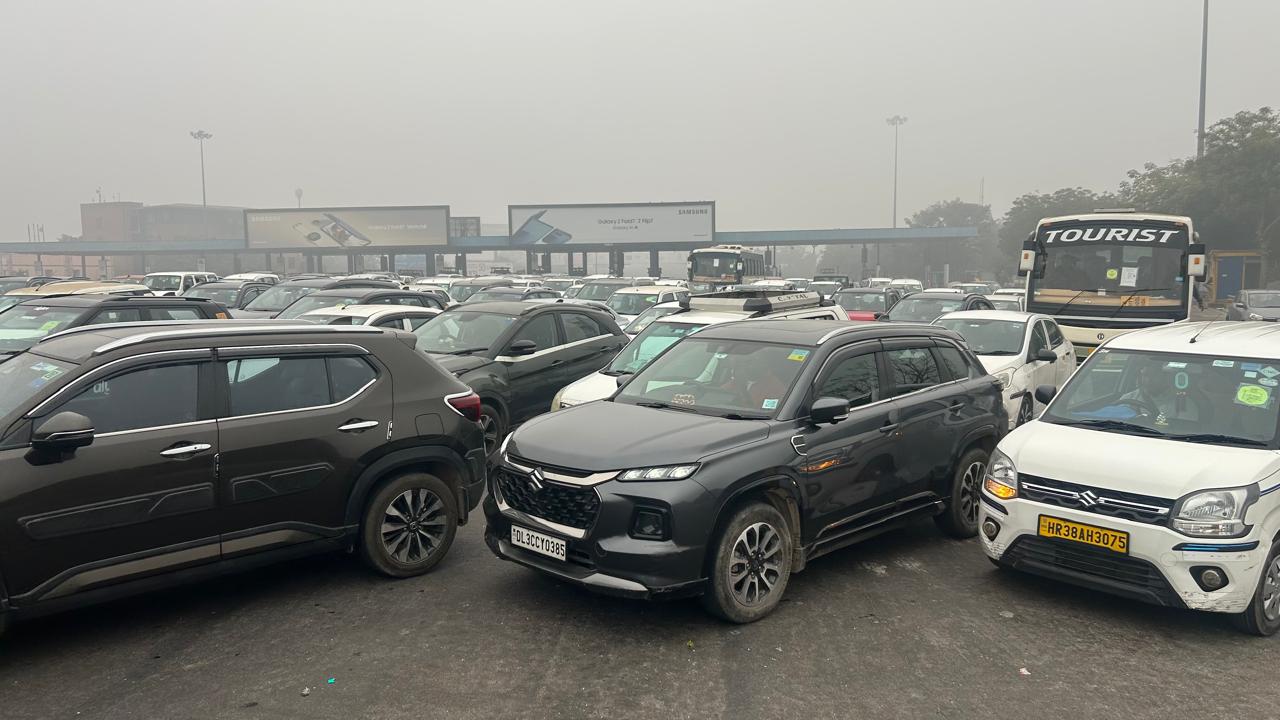 delhi dnd fly over dense fog