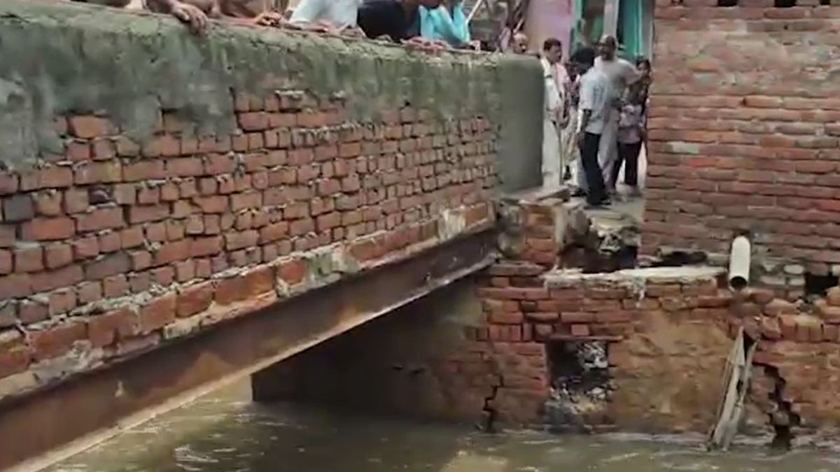 delhi drain accident 18 year old man swept away returning from noida delhi drain accident 18 year old man swept away returning from noida