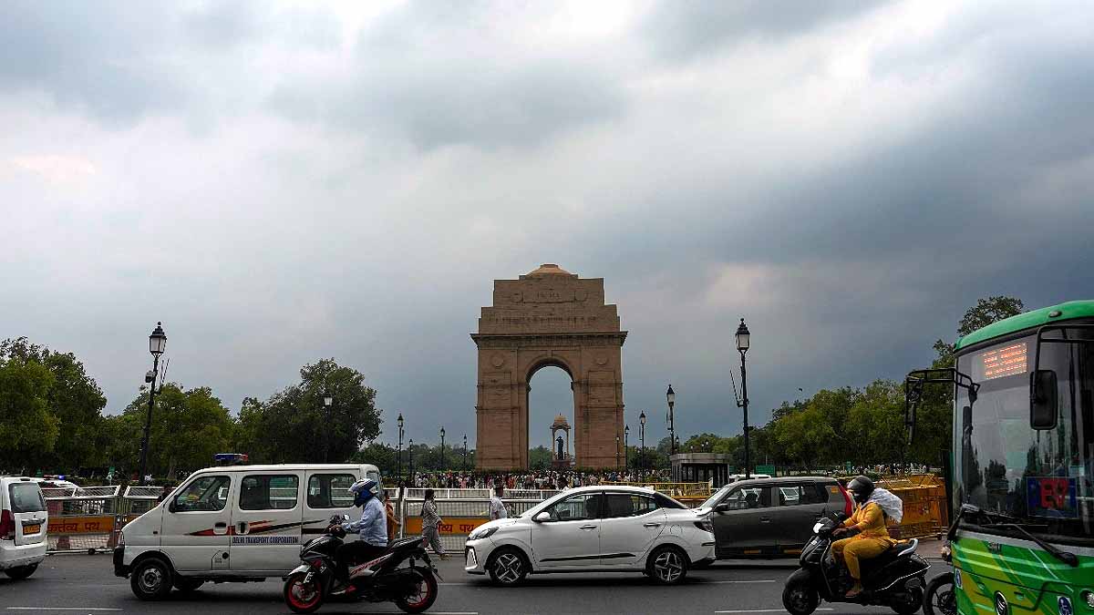 अप्रैल में फरवरी जैसी ठंड