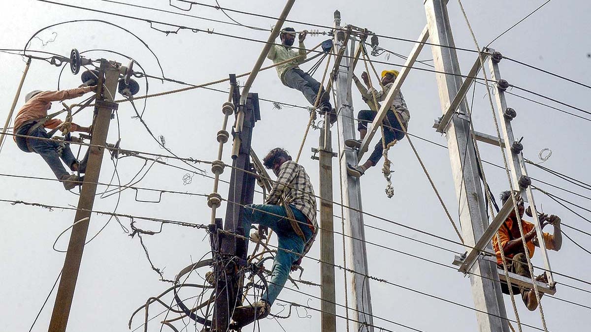 Delhi Summer Heat Electricity