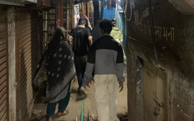 धारावी देखने आते हैं विदेशी