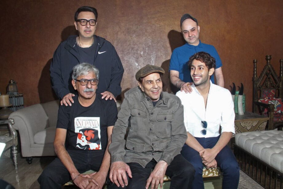 धर्मेंद्र के बर्थडे पर नई फिल्म की अनाउंसमेंट 