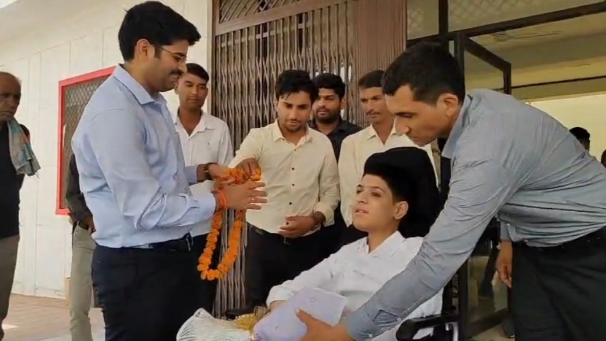 Didwana 15 year old Garvit suffering from an incurable disease becomes District Collector for a day